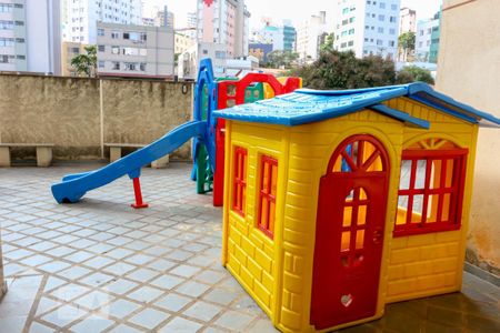 Apartamento para alugar com 160m², 4 quartos e 2 vagas Apartamento para alugar com 160m², 4 quartos e 2 vagasÁrea Comum - Playground