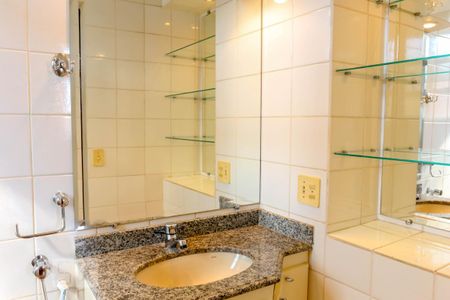 Apartamento para alugar com 160m², 4 quartos e 2 vagas Apartamento para alugar com 160m², 4 quartos e 2 vagasBanheiro da Suíte