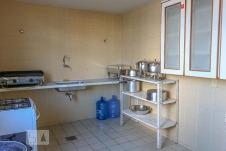 Apartamento para alugar com 160m², 4 quartos e 2 vagas Apartamento para alugar com 160m², 4 quartos e 2 vagasÁrea comum - Salão de festas