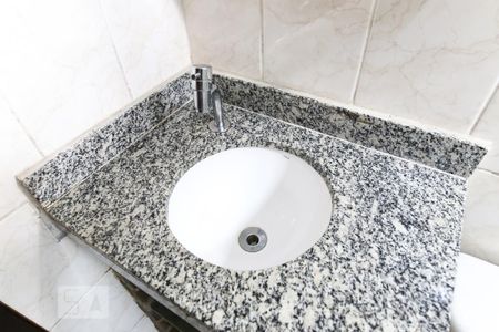 Casa para alugar com 100m², 3 quartos e 2 vagasBanheiro