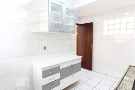 Casa para alugar com 100m², 3 quartos e 2 vagasCozinha