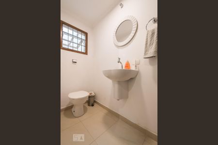Casa para alugar com 160m², 4 quartos e 2 vagas Casa para alugar com 160m², 4 quartos e 2 vagasLavabo