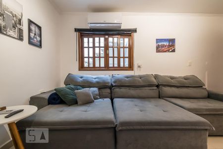Casa para alugar com 160m², 4 quartos e 2 vagas Casa para alugar com 160m², 4 quartos e 2 vagasSala de TV