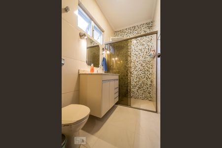 Casa para alugar com 160m², 4 quartos e 2 vagas Casa para alugar com 160m², 4 quartos e 2 vagasBanheiro 1