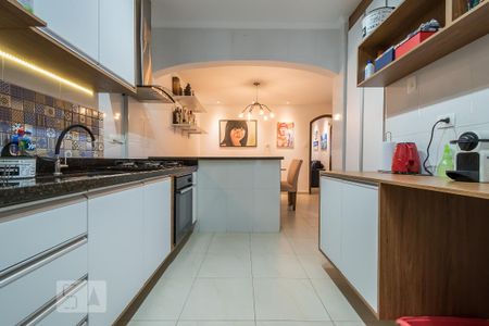 Casa para alugar com 160m², 4 quartos e 2 vagas Casa para alugar com 160m², 4 quartos e 2 vagasCozinha
