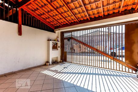 Casa à venda com 130m², 4 quartos e 2 vagasGaragem