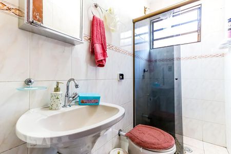 Casa à venda com 130m², 4 quartos e 2 vagasBanheiro