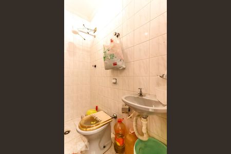 Casa à venda com 130m², 4 quartos e 2 vagasBanheiro de Serviço