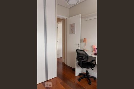 Apartamento à venda com 123m², 3 quartos e 2 vagasQuarto 2