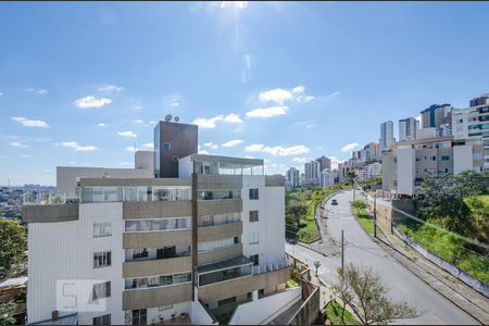 Apartamento à venda com 130m², 2 quartos e 3 vagasVaranda da Sala
