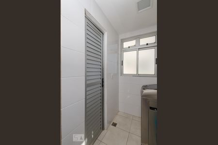 Apartamento à venda com 130m², 2 quartos e 3 vagasBanheiro de Serviço