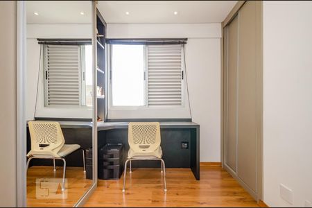 Apartamento à venda com 130m², 2 quartos e 3 vagasQuarto 2