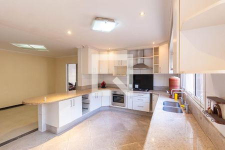 Casa à venda com 364m², 4 quartos e 4 vagasCozinha