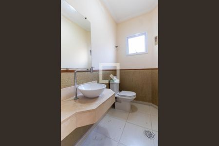 Casa à venda com 364m², 4 quartos e 4 vagasLavabo