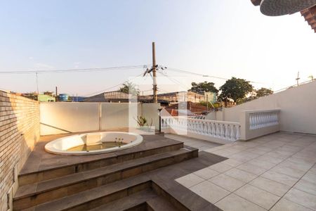 Casa à venda com 364m², 4 quartos e 4 vagasVaranda