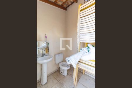 Casa à venda com 364m², 4 quartos e 4 vagasBanheiro piscina