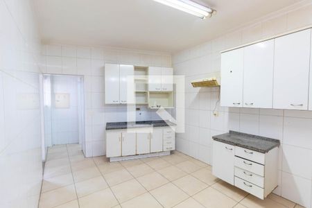 Casa à venda com 364m², 4 quartos e 4 vagasEdícula - Cozinha