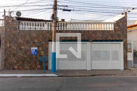 Casa à venda com 364m², 4 quartos e 4 vagasFachada