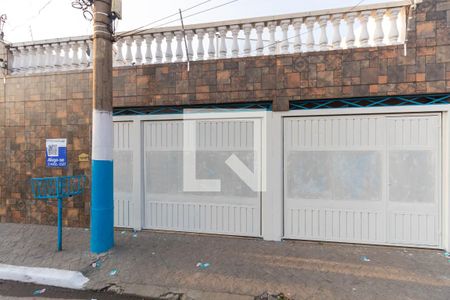 Casa à venda com 364m², 4 quartos e 4 vagasFachada