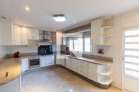 Casa à venda com 364m², 4 quartos e 4 vagasCozinha