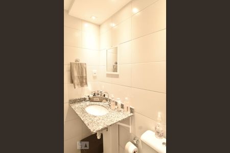 Apartamento à venda com 65m², 2 quartos e 1 vagaBanheiro da suite