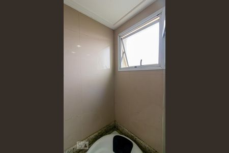 Apartamento para alugar com 108m², 4 quartos e 2 vagas Apartamento para alugar com 108m², 4 quartos e 2 vagasBanheiro da suíte