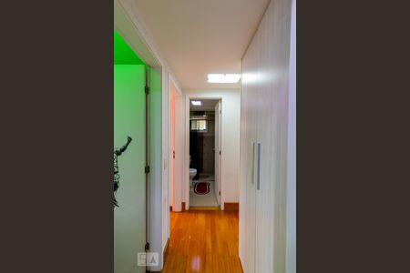 Apartamento para alugar com 108m², 4 quartos e 2 vagas Apartamento para alugar com 108m², 4 quartos e 2 vagasCorredor