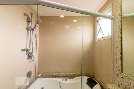 Apartamento para alugar com 108m², 4 quartos e 2 vagas Apartamento para alugar com 108m², 4 quartos e 2 vagasBanheiro da suíte