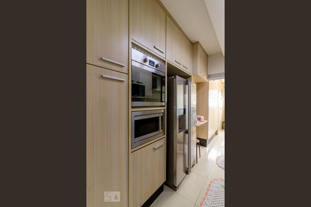 Apartamento para alugar com 108m², 4 quartos e 2 vagas Apartamento para alugar com 108m², 4 quartos e 2 vagasCozinha