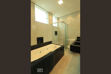 Apartamento à venda com 140m², 3 quartos e 2 vagasBanheiro da Suíte