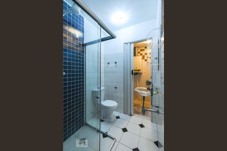 Casa à venda com 303m², 5 quartos e 4 vagas Casa à venda com 303m², 5 quartos e 4 vagasCobertura