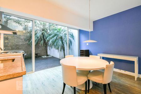 Casa à venda com 303m², 5 quartos e 4 vagas Casa à venda com 303m², 5 quartos e 4 vagasCozinha 1