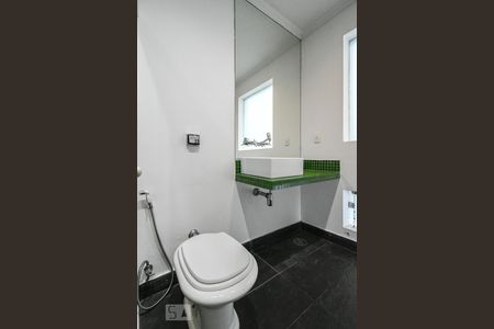 Casa à venda com 303m², 5 quartos e 4 vagas Casa à venda com 303m², 5 quartos e 4 vagasCobertura