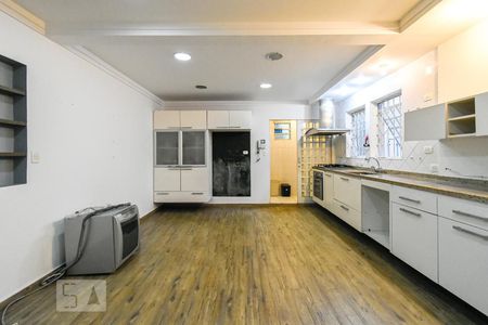 Casa à venda com 303m², 5 quartos e 4 vagas Casa à venda com 303m², 5 quartos e 4 vagasCobertura