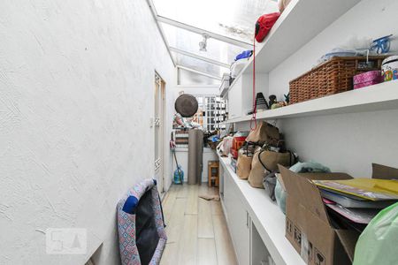 Casa à venda com 303m², 5 quartos e 4 vagas Casa à venda com 303m², 5 quartos e 4 vagasCobertura