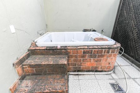 Casa à venda com 303m², 5 quartos e 4 vagas Casa à venda com 303m², 5 quartos e 4 vagasCobertura