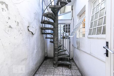 Casa à venda com 303m², 5 quartos e 4 vagas Casa à venda com 303m², 5 quartos e 4 vagasCobertura