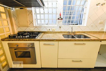 Casa à venda com 303m², 5 quartos e 4 vagas Casa à venda com 303m², 5 quartos e 4 vagasCobertura