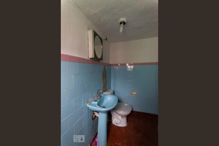 Banheiro de casa à venda com 2 quartos, 60m² em Santa Terezinha, São Bernardo do Campo