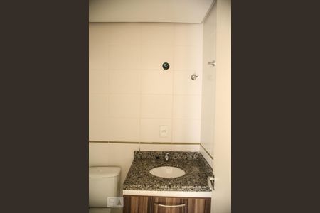 Banheiro de apartamento para alugar com 1 quarto, 45m² em Cavalhada, Porto Alegre