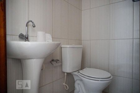 Lavabo de casa para alugar com 3 quartos, 136m² em Vila Buenos Aires, São Paulo