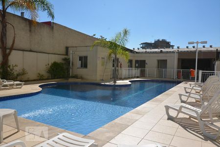 Apartamento à venda com 62m², 2 quartos e sem vagaÁrea comum - Piscina