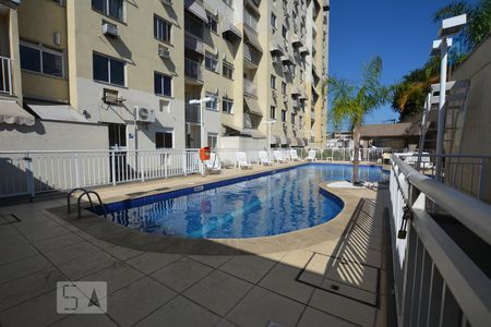 Apartamento à venda com 62m², 2 quartos e sem vagaÁrea comum - Piscina