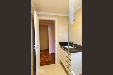 Apartamento à venda com 110m², 3 quartos e 3 vagas Apartamento à venda com 110m², 3 quartos e 3 vagasBanheiro da suíte