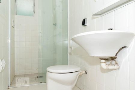 Banheiro de apartamento para alugar com 1 quarto, 50m² em Vila do Bosque, São Paulo