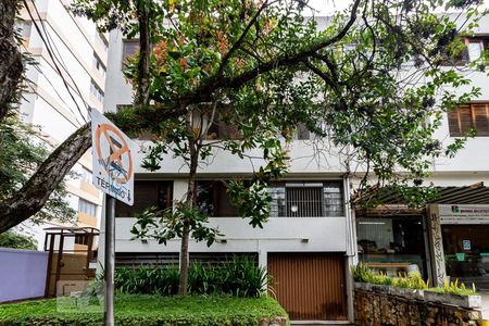 Apartamento para alugar com 75m², 2 quartos e 1 vaga Apartamento para alugar com 75m², 2 quartos e 1 vagaFachada