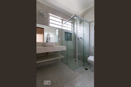 Apartamento para alugar com 75m², 2 quartos e 1 vaga Apartamento para alugar com 75m², 2 quartos e 1 vagaBanheiro da Suíte