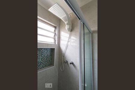 Apartamento para alugar com 75m², 2 quartos e 1 vaga Apartamento para alugar com 75m², 2 quartos e 1 vagaBanheiro da Suíte