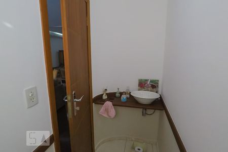 Lavabo de casa à venda com 3 quartos, 240m² em Vila Monumento, São Paulo