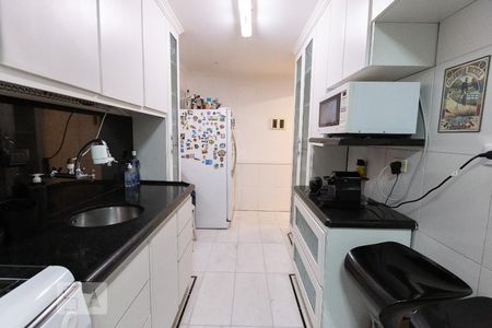 Apartamento à venda com 82m², 2 quartos e 1 vagaCozinha